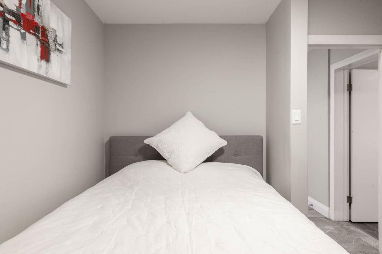 Entire 2 Bedroom Apartment Uptown Waterloo - E1 Exterior foto
